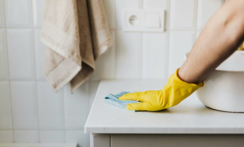 A maioria das pessoas limpa os móveis do jeito errado: aprenda o certo