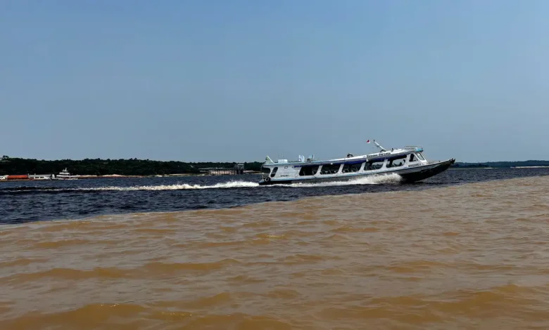 falta de chuva coloca afluentes do Amazonas em alerta máximo