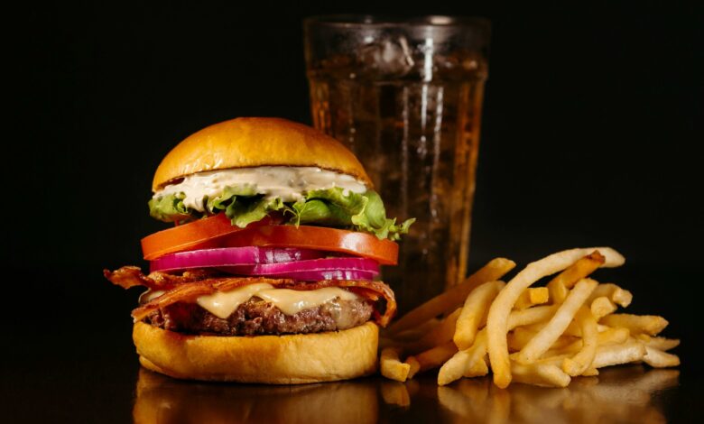 Saiba quais alimentos estão destruindo seu corpo segundo especialistas