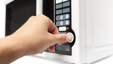 7 alimentos que você não deve esquentar no micro-ondas