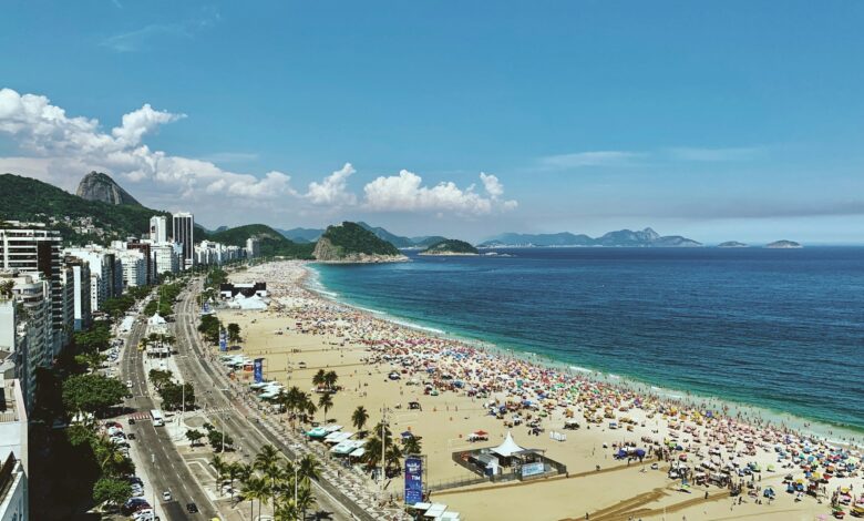 As praias brasileiras mais famosas ficam exatamente nesse lugar