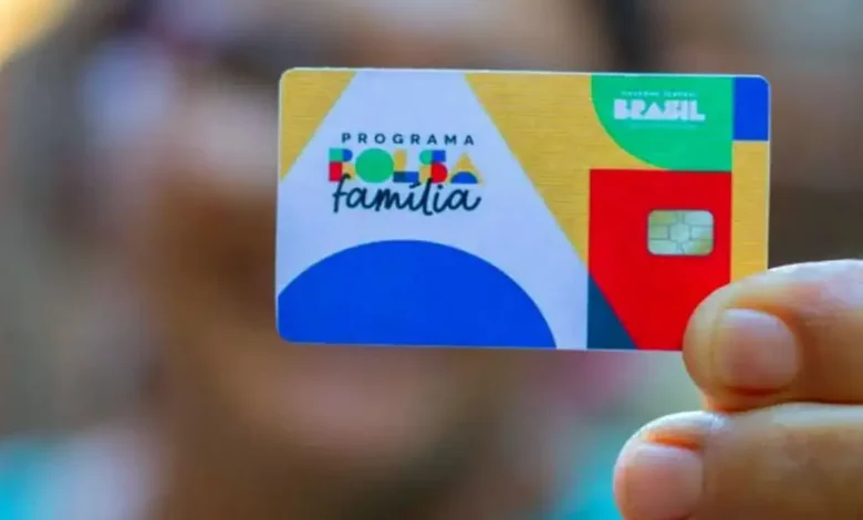 Bolsa Família libera PIX extra de R$ 108 em agosto: descubra quem recebe