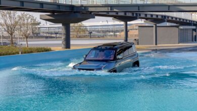 BYD inaugura pista com trechos alagados e simulação de deserto