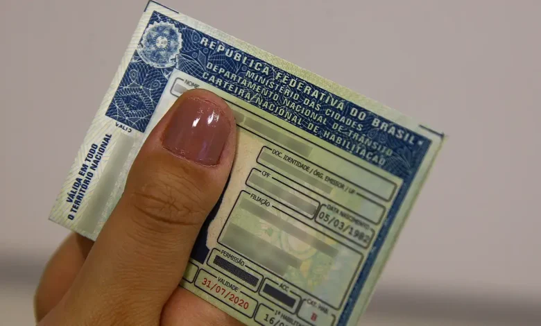 CNH gratuita em 2025: saiba quem tem direito