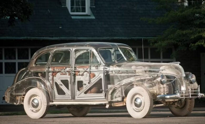 Conheça a história do Pontiac Ghost Car, o icônico carro transparente da GM apresentado em 1939, que se tornou uma raridade histórica e foi leiloado por R$ 1,6 milhão. Fonte: RM Auctions