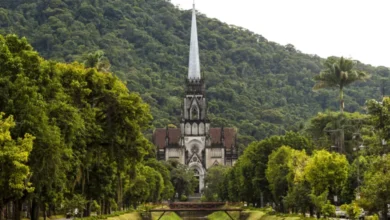 Cidade histórica perto do Rio de Janeiro virou refúgio romântico de casais que gostam do frio