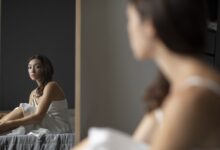 Possuir esses 5 hábitos revela baixa autoestima, dizem especialistas