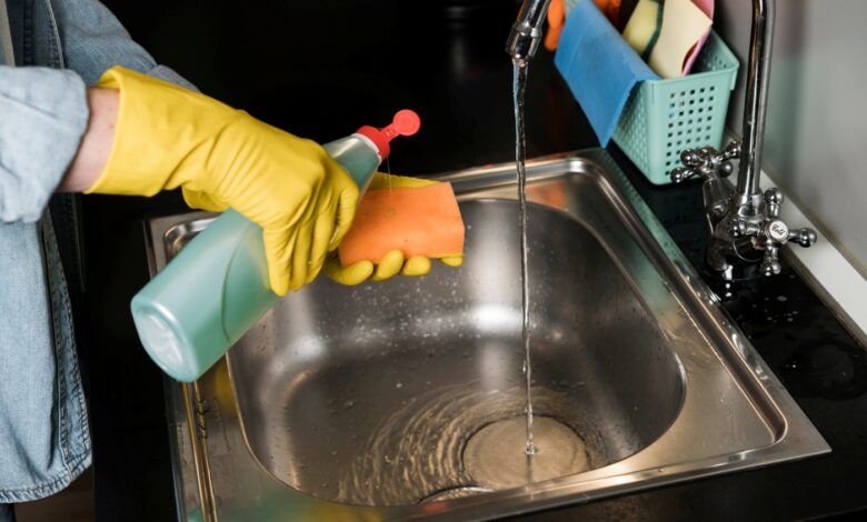 Como limpar o ralo da pia da cozinha