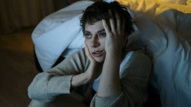 Especialistas explicam o motivo de você acordar várias vezes de madrugada