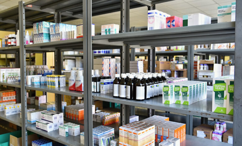 farmácia é interditada por comercializar medicamentos proibidos
