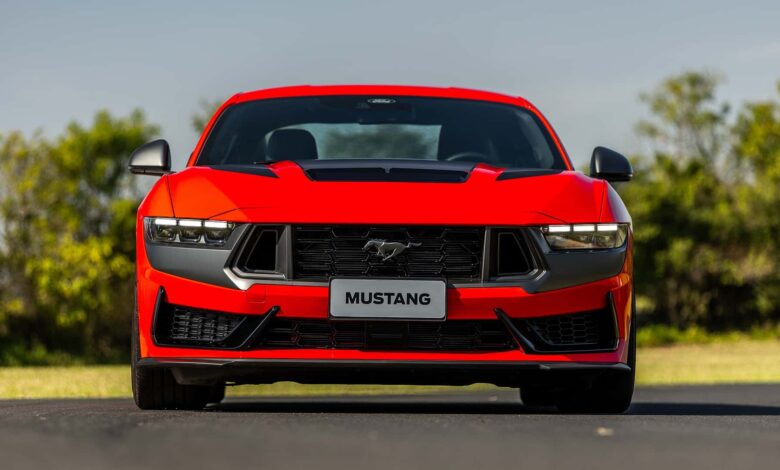 Ford lança Mustang Dark Horse no Brasil por R$ 649 mil