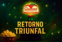 Guaraná Antarctica relança a Caçulinha com brindes de Wandinha. Promoção vale até 31/12 em supermercados e no Zé Delivery.