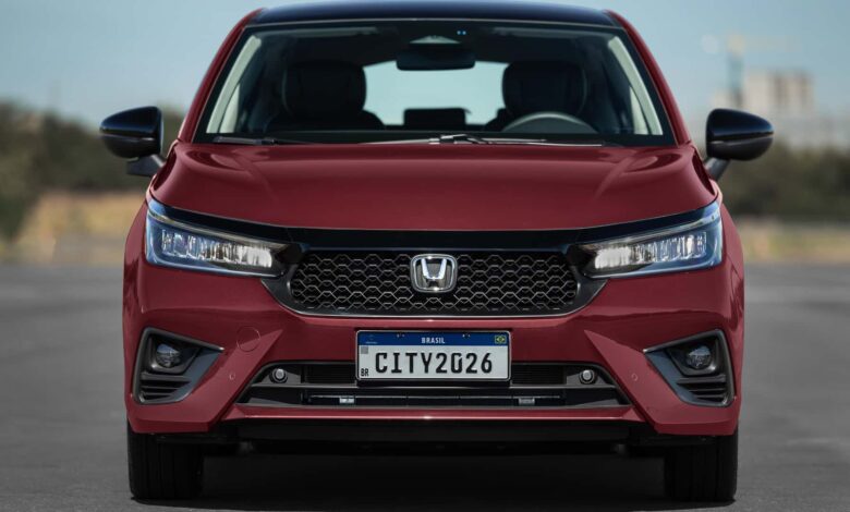 Honda City Sport 2026 chega por R$ 152,8 mil com visual escurecido