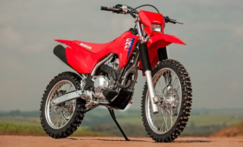 Honda apresenta a nova CRF 300F 2026 com motor mais potente