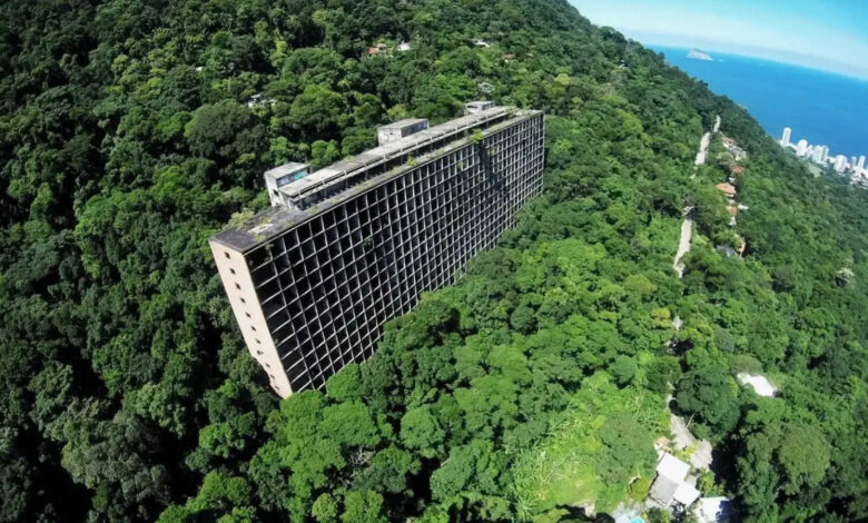 Hotel esqueleto, Hotel abandonado