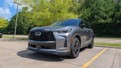 Novo Infiniti QX60 2026 aposta no estilo, porém não empolga ao volante