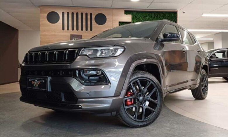 Jeep Compass Blackhawk 2026: itens de série, preço e ficha técnica