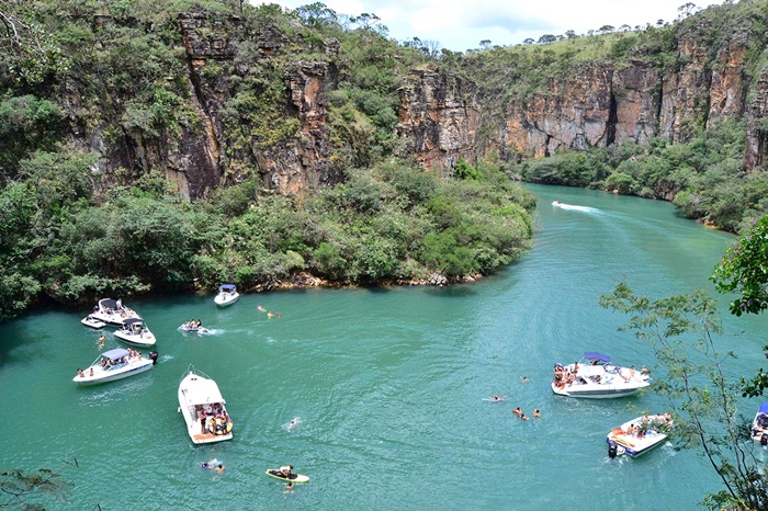 Interior de Minas abriga um lago gigante que virou ponto turístico do sudeste