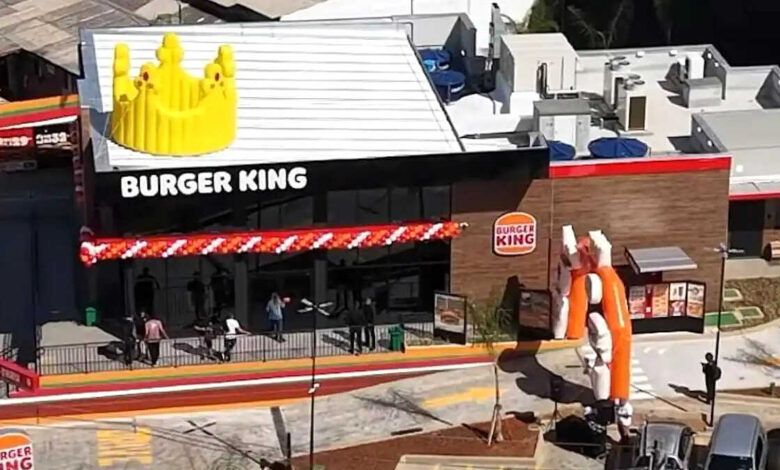 Nova loja de fast food em São Paulo impressiona pelo tamanho e tecnologia