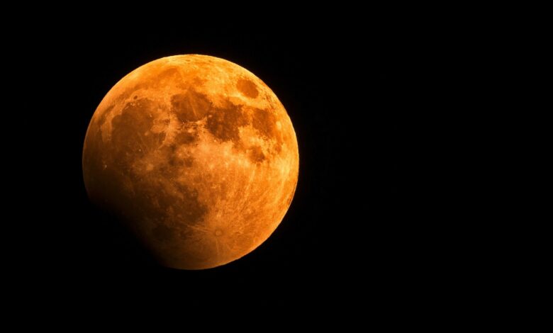 Lua de Sangue vai dominar o céu em setembro com duração recorde