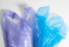 o método revolucionário para arrumar as sacolas de plástico