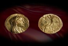 moeda de ouro - A única moeda de Berenice II já encontrada em um contexto arqueológico.