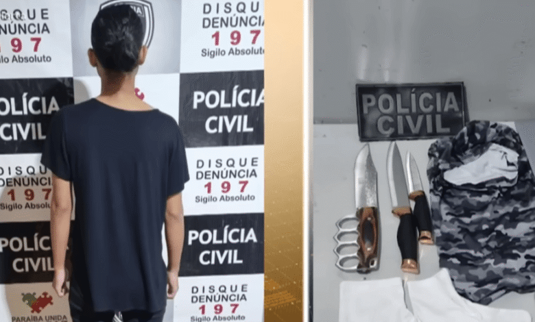 Mulher De 22 Anos É Presa Após Planos De M4tar Os Pais, Avós E Colegas Da Escola "Pegaram Ela E... Ver Mais
