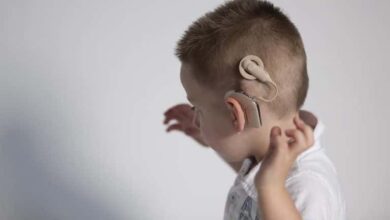 Pacientes surdos recuperam capacidade de ouvir após única sessão desse tratamento