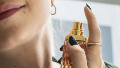 Perfume no pescoço? Especialista revela o risco oculto dessa prática comum