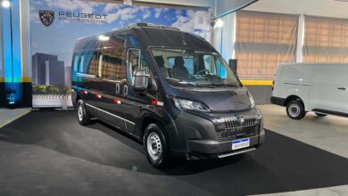 Peugeot lança Boxer 2026 com novidades para enfrentar a Sprinter