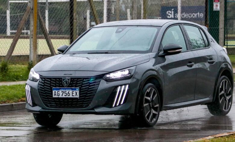Peugeot está oferecendo 208 até R$ 13,5 mil de desconto no preço