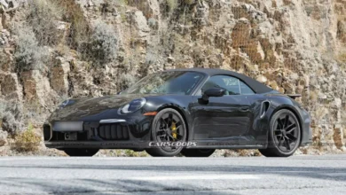Porsche 911 Turbo Conversível 2026 surge em testes com sistema híbrido