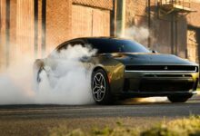 Novo Dodge Charger a gasolina já tem preço e data para chegar