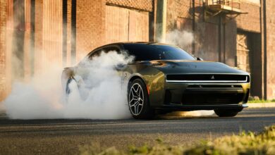 Novo Dodge Charger a gasolina já tem preço e data para chegar