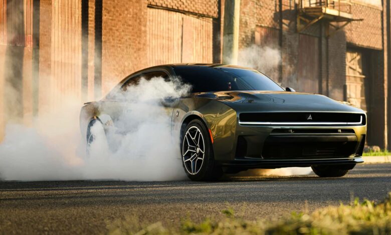 Novo Dodge Charger a gasolina já tem preço e data para chegar