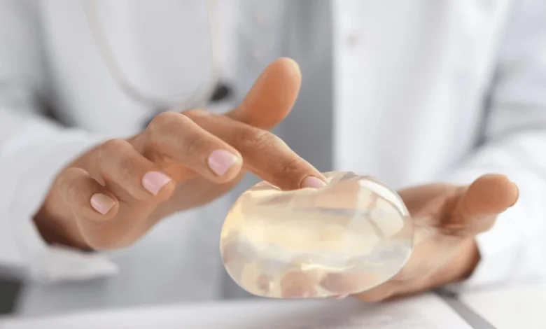 Qual é a marca da prótese proibida pela Anvisa?