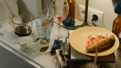 O que significa quando a pessoa acumula muita louça suja na pia?