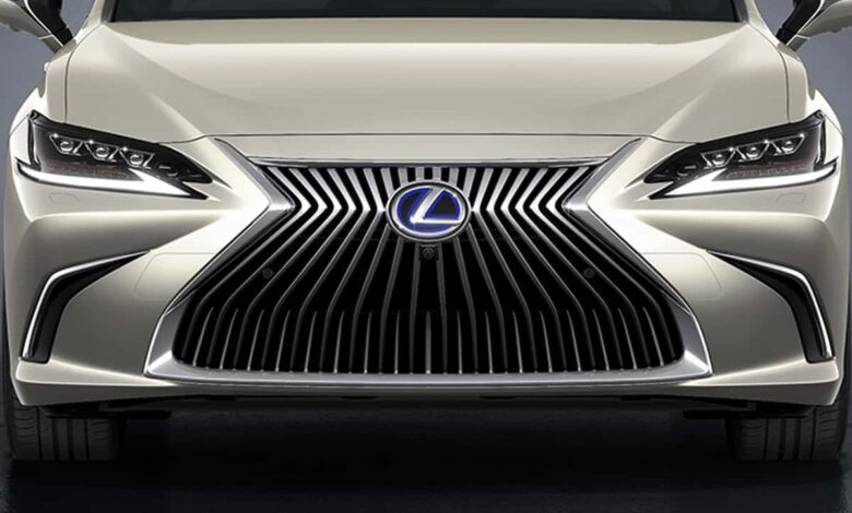 TST compra 30 Lexus ES 300h para ministros, sedã híbrido com 211 cv, consumo de 15,8 km/l e equipamentos de luxo