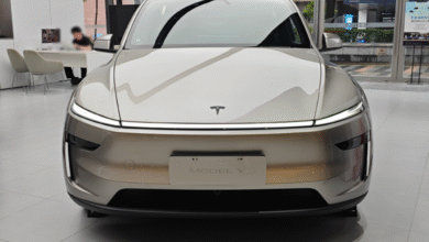 Tesla Model YL de seis lugares desembarca nas concessionárias da China