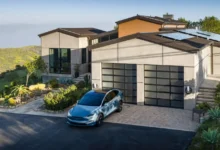 Tesla enfrenta ação judicial por suposta omissão de falhas no serviço Robotaxi