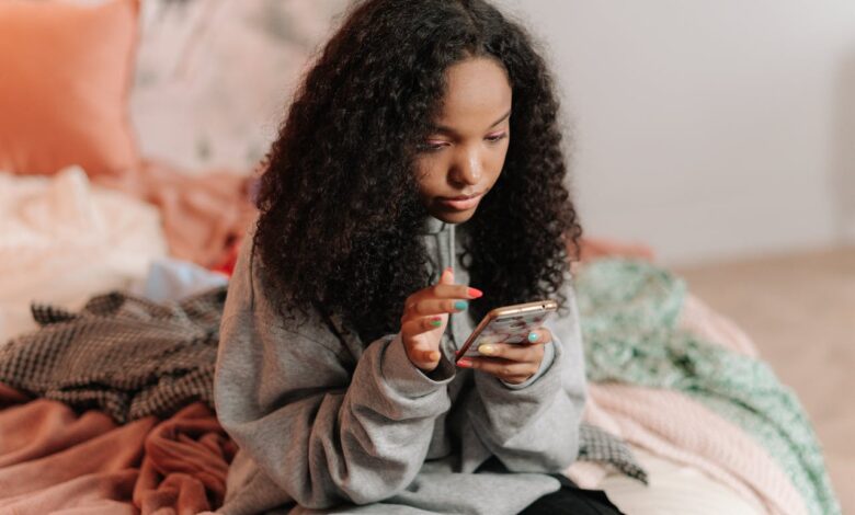 TikTok aumenta controle dos pais sobre postagens dos filhos