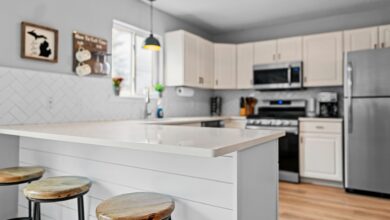 Designers indicam quais tintas usar para deixar sua cozinha pequena maior