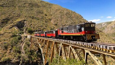 Montanhas, curvas perigosas e história viva: o trem no Nariz do Diabo voltou