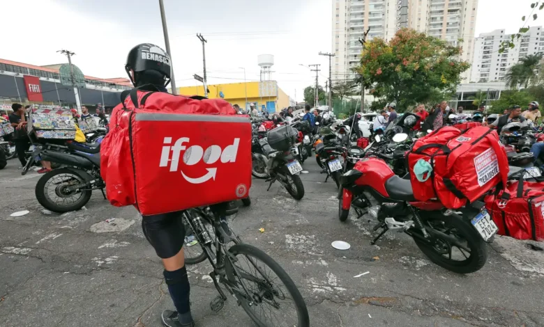 Uber e iFood terão que bloquear pagamentos de motoristas e entregadores