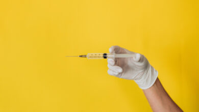 vacina utilizada no Brasil é suspensa nos Estados Unidos após tragédias!