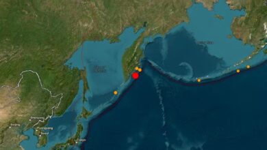 vulcão entra em erupção pela primeira vez em mais de 450 anos após terremoto atingir região