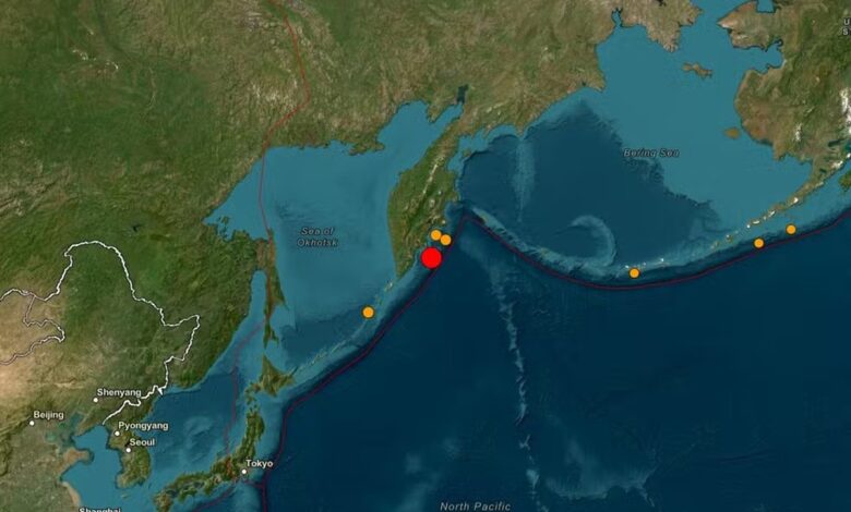 vulcão entra em erupção pela primeira vez em mais de 450 anos após terremoto atingir região
