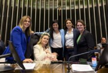 Deputado do PT aciona Conselho Tutelar após parlamentar bolsonarista levar bebê para ocupação da Câmara