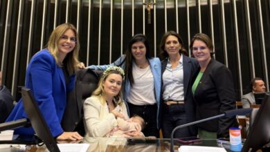 Deputado do PT aciona Conselho Tutelar após parlamentar bolsonarista levar bebê para ocupação da Câmara