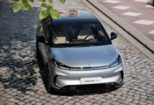 BYD Dolphin ganha concorrente de peso com o Arcfox T1 que custa R$ 47 mil